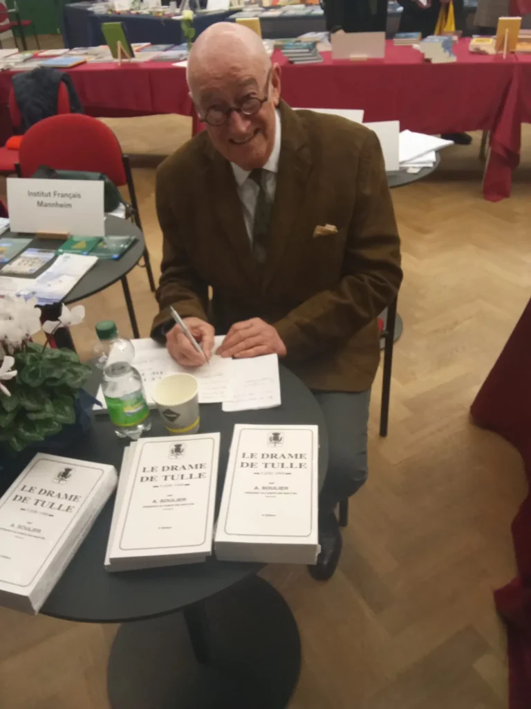 P11-Salon du livre-Dédicace _Drame de Tulle_