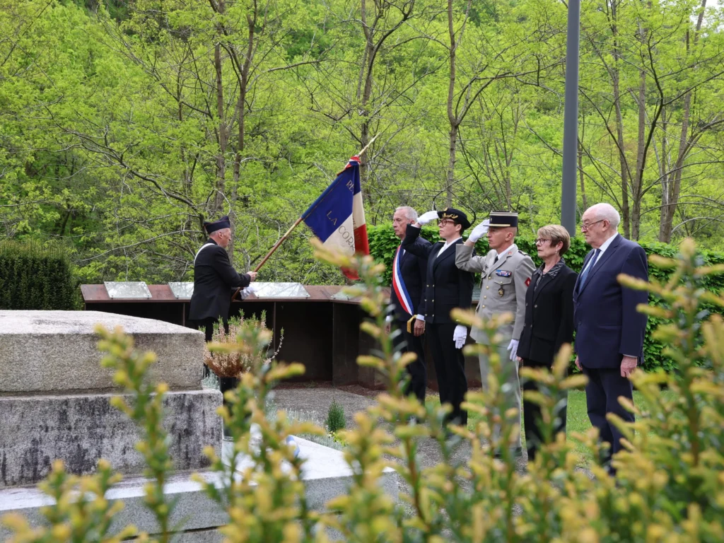 Hommages stèle Nord