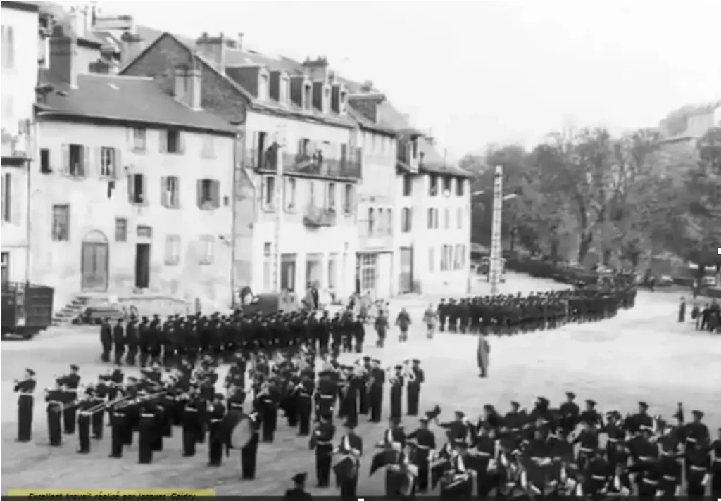 P7 Fanfare EMPT Place du Champ de Mars desormais Brigouleix Cite administrative